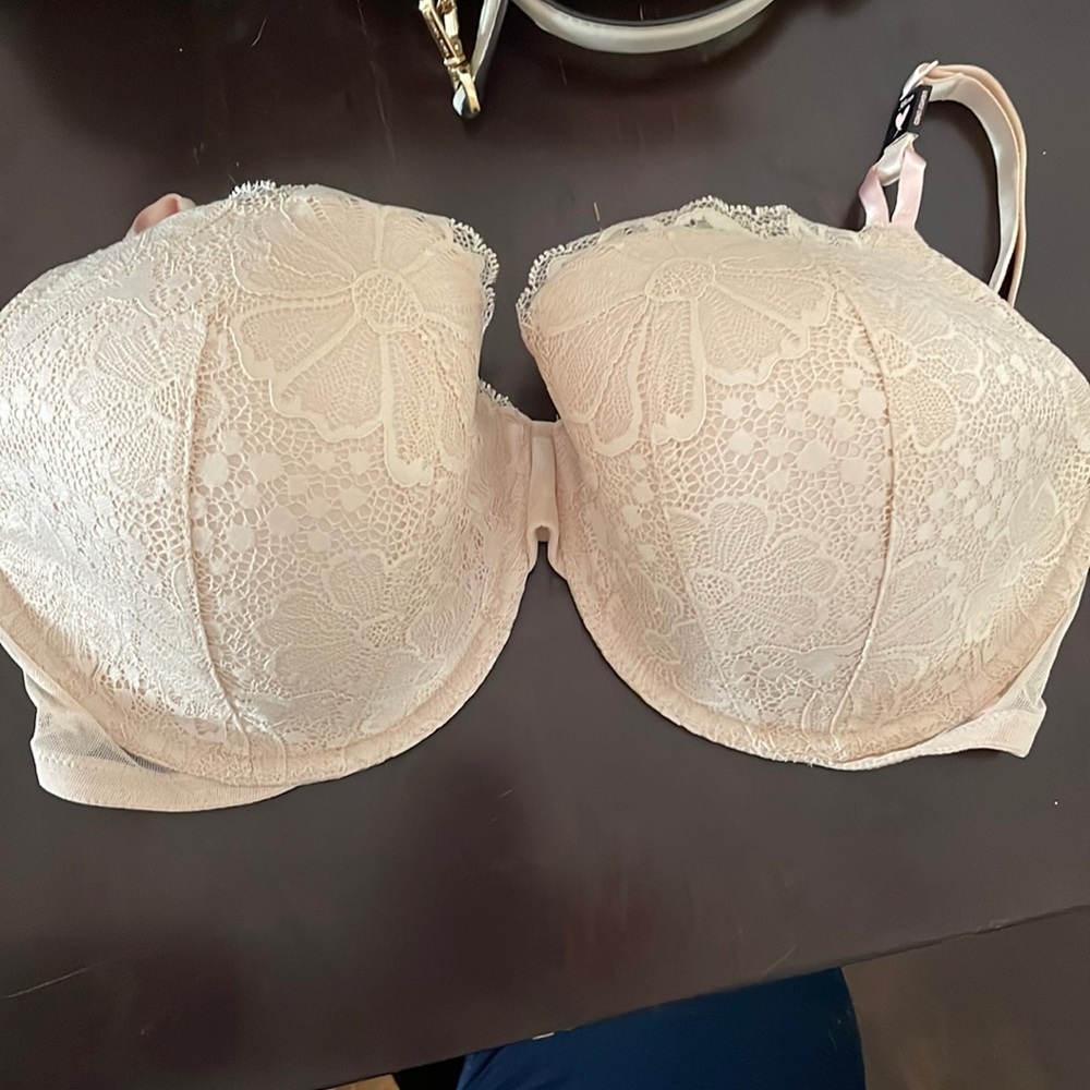 Brand new never worn. Ordered the wrong size by mistake.